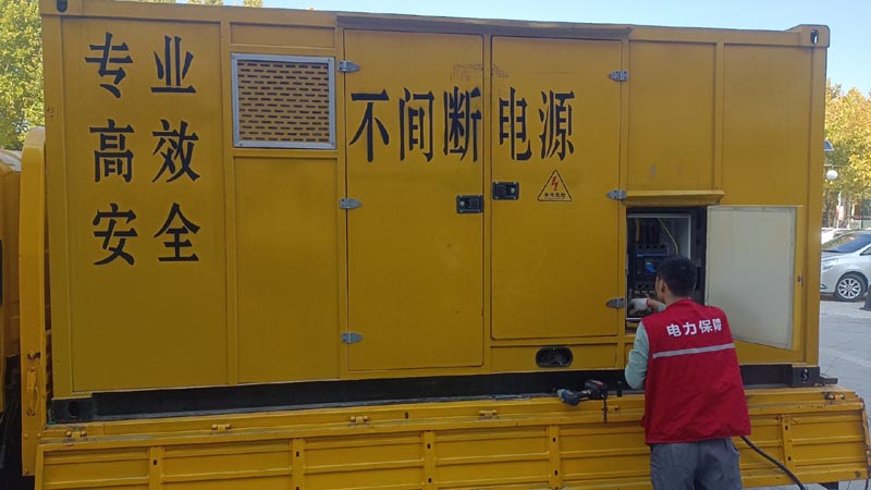 西双版纳柴油发电机组和UPS电源配合使用时,如何避免切换过程中的电力中断?