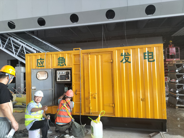 西双版纳怎样判断空气滤清器是否需要更换？